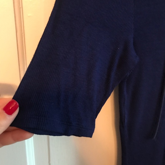 V Neck tie up shirt - Picture 3 of 6